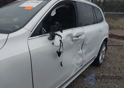 2023 Volvo Xc90 B6 Ultimate 7-Seater z USA, uszkodzony, nr VIN YV4062PA3P1908016